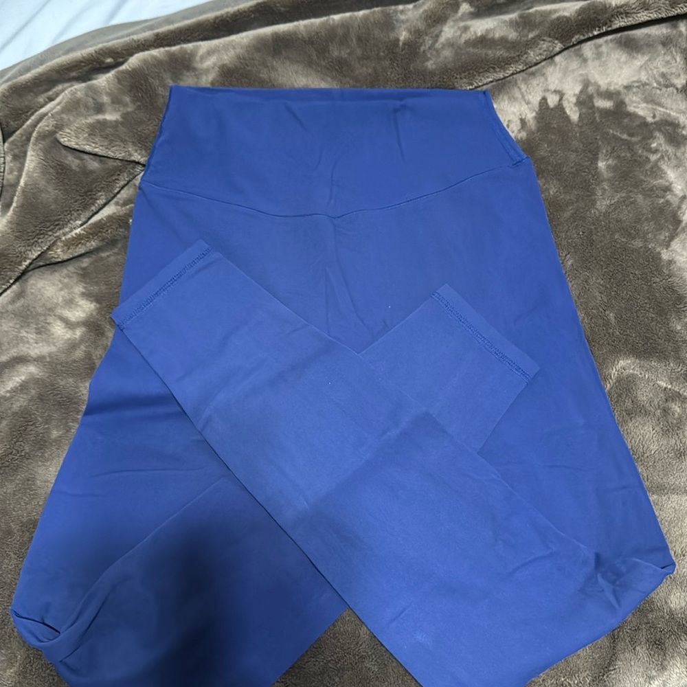 Buff bunny Rosa leggings- size small